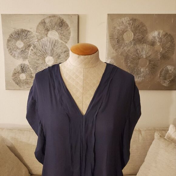 Halogen V-neck Flutter Sleeve Blouse size Medium in Navy Blue - Picture 2 of 9